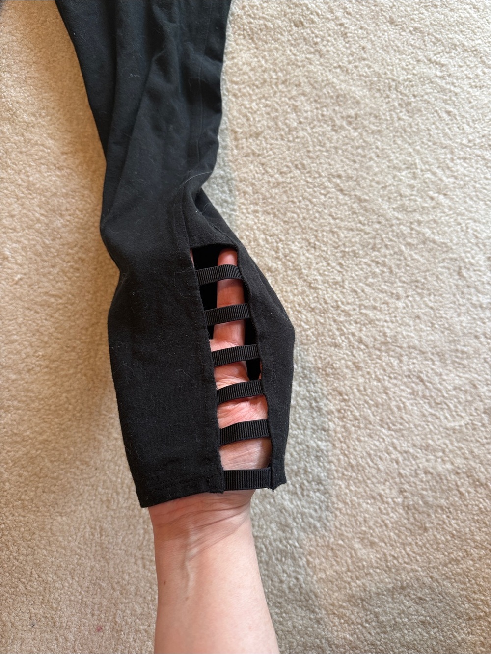 VS Sport Capri Legging with Cutout Leg - Medium - Picture 2 of 5